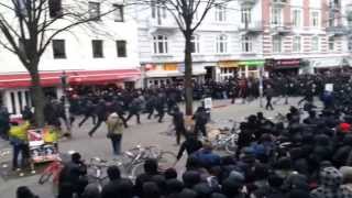 Demo Hamburg FloraEssoBleiberecht 221213 [upl. by Noxaj]