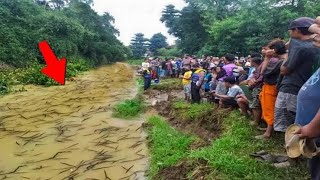 Um Turista Filmou Algo Que Ninguém Deveria Ver [upl. by Sibby]