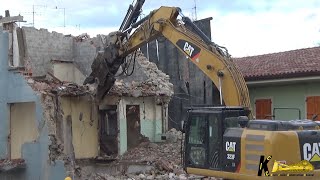 CATERPILLAR 323F EXCAVATOR DEMOLITION Old House [upl. by Farrah]