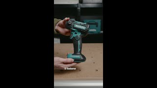 Makita Cordless Sander amp Polisher DPV300 [upl. by Ynahpets]