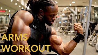 ULISSES TRAINS ARMS  BICEPS AND TRICEPS WORKOUT [upl. by Annaesor]