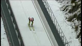 Lukas Mueller  Crash  Kulm 2010  Qualification [upl. by Lepp]