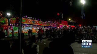 Krewe of Cleopatra float gets stuck in tree during parade [upl. by Massie]