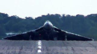 🇬🇧 Vulcan XH558 Validation Display at Waddington Airshow 2011 [upl. by Eisaj]