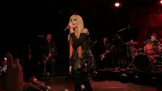 Avril Lavigne  Sk8er Boi Live at The Roxy Theatre 25222 [upl. by Ffilc]