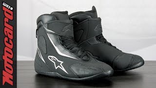 Alpinestars Fastback2 Drystar análisis de las botas en Motocardcom [upl. by Lednik]