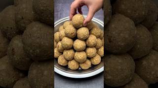 1 लड्डू खाकर जोड़ो के दर्द को दूर भगाएं Gond ke Laddu ki Recipe shorts healthy trending winter [upl. by Howlend153]