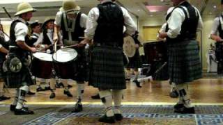 The Lion sleeps tonight  Claymore pipes and drums at Munich Caledonians St Andrews 2009 [upl. by Fabrianne792]