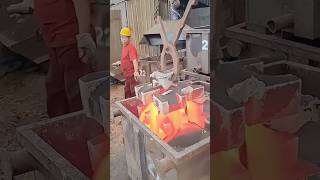 Iron workpiece silica sand casting process Good tools and machinery can increase work efficiency [upl. by Eiralih]