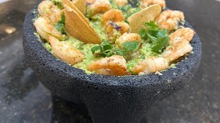 GUACAMOLE CON CAMARONESEN MOLCAJETE [upl. by Revorg]