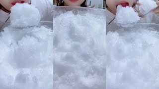 【ASMR】Big Bites Shaved Ice Powdery Ice Eating ASMR ❤️❄️얼음을 먹고  氷を食べる音 [upl. by Yenobe85]