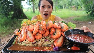 Mukbang shrimp boiled with papaya salad  Cooking and eating [upl. by Clem]