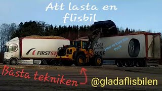 Att lasta en flisbil Loading a woodchip truck [upl. by Salim]