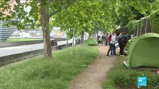 Les conditions de vie difficiles des migrants et réfugiés à Paris [upl. by Ydner]