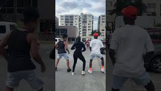 Influencer bailando salsa choke [upl. by Hellman561]