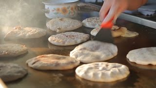 ¿Y si hacemos una pupusa  CosasDeSalvadoreños [upl. by Ordnael]