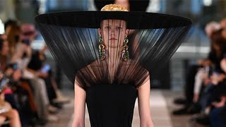 défilé haute couture schiaparelli printemps été 2022 [upl. by Sadella]