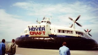 Lhovercraft à Calais en partance pour Douvres httpagencegcwixsitecomateliergraphique [upl. by Feliza]