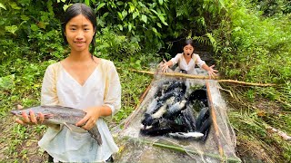 Orphan girl builds ancient fish traps to harvest fish for sale [upl. by Zacarias248]