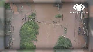 Temporais causam alagamentos em SP [upl. by Debor]