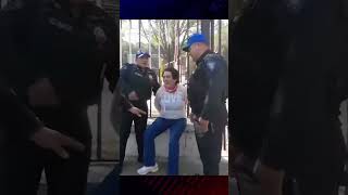 Policías enfrentan franelera agresiva [upl. by Nueoras]