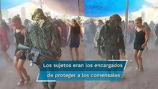 Circula video de hombres armados y camuflados bailando en boda [upl. by Irrac513]