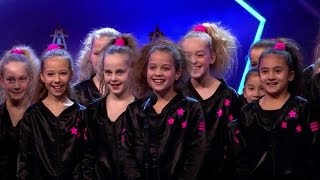 Unexpected rockt het podium met danstalent  HOLLANDS GOT TALENT [upl. by Rolyks]