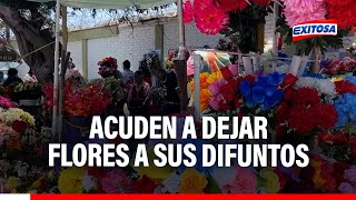 🔴🔵Huacho Personas acuden a dejar flores a sus difuntos en el cementerio San Bartolomé [upl. by Hathaway590]