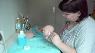 Schoonmaken van de kit dmv Sterillium  Daantjes reborn dolls [upl. by Ahtenek]