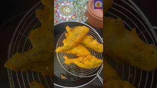 Mirchi pakoda 🌶️very crispy and tasty😛Mirchi Bhajiya recipepakodayoutubeshorts shortsfeed [upl. by Artima584]