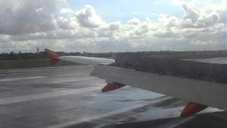 Easyjet Airbus A319 GEZGD windy landing in Manchester Airport [upl. by Anewor938]