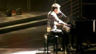 American Idol Live Concert 2009 Kris Allen Aint No Sunshine [upl. by Ebby]