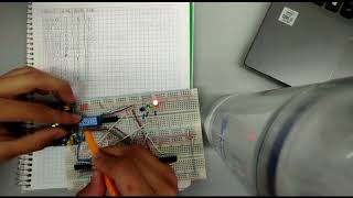 CIRCUITO COMPARADOR DE 2 BITS [upl. by Ewolram]