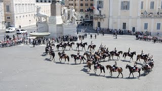 Cambio Solenne della guardia in occasione della festa della Repubblica [upl. by Mistrot801]