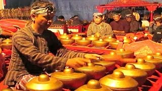 GUGUR GUNUNG  Javanese Gamelan Music  Balai Budaya Minomartani HD [upl. by Rafter]