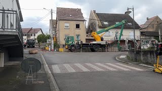 Etting  démolition d’une maison pour sécuriser le carrefour central [upl. by Nohsal366]