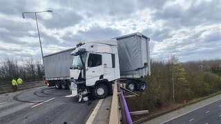 147 Truck Driving day in Sweden  Nacka to Farsta stockholm [upl. by Marmion]