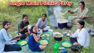 Jungle Main Picnic Party Kiya dosto ke sath 😊 Village Life  Awal ka Juice 🥤 Banaye [upl. by Siramad]