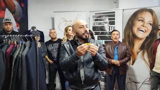 Los Rivera conviviendo con sus fans quotLupillo Riveraquot  Jenni Rivera Boutique [upl. by Pennie702]