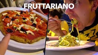 Ho provato il PRIMO RISTORANTE FRUTTARIANO dItalia solo cibo a base di frutta [upl. by Melentha]