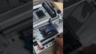 Installation 4X M2 SSD Z790 AORUS ELITE AX Firsthep Z790 gaming pcbuilding ssd foryou fyp [upl. by Grimonia290]