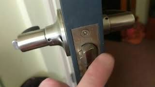 PSA Firsttry quotlockpickingquot a common door handle in under 5 seconds [upl. by Boff]