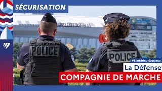 Compagnie de marche à La Défense  àlintérieurDesJeux [upl. by Downes]