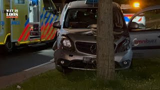 TAXI BOTST TEGEN BOOM TWEE PERSONEN NAAR HET ZIEKENHUIS [upl. by Aruasi619]