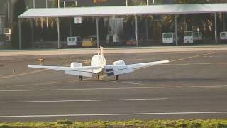 Landing Beech 95B55 Baron ECHQY [upl. by Mischa]