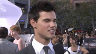 Taylor Lautner amp Robert Pattinson Interview Eclipse Movie Premiere [upl. by Mihcaoj]