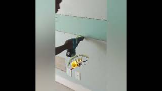 HOW TO USE THE MAKITA CORDLESS 18V DRYWALL SCREWDRIVER WITH COLLATED OUTOFEED SCREWDRIVER MAGAZINES [upl. by Asina]