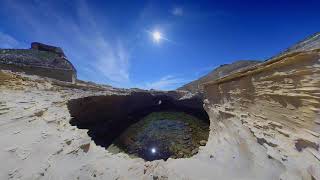 Paysage lunaire  La grotte de la plage de St Antoine lorca à capo pertusato en Corse à Bonifacio [upl. by Lindbom]