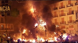 Cremá de la Falla Convento de Jerusalen [upl. by Namaan27]