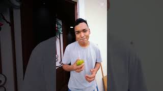 Cojiendo mango youtubeshorts comedy larin comedia shorts [upl. by Selegna]